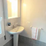 Apartment Flat With Terrace Near The Sea