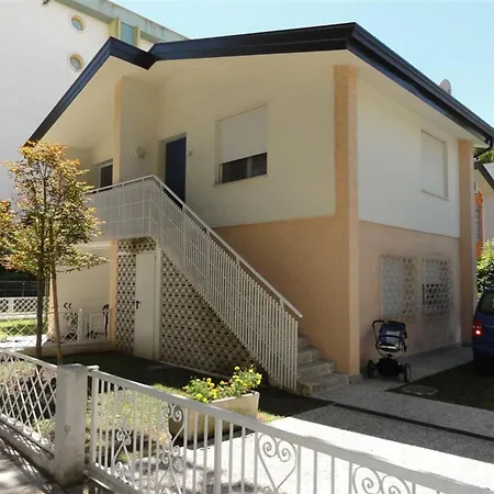 Apartment Flat With Terrace Near The Sea